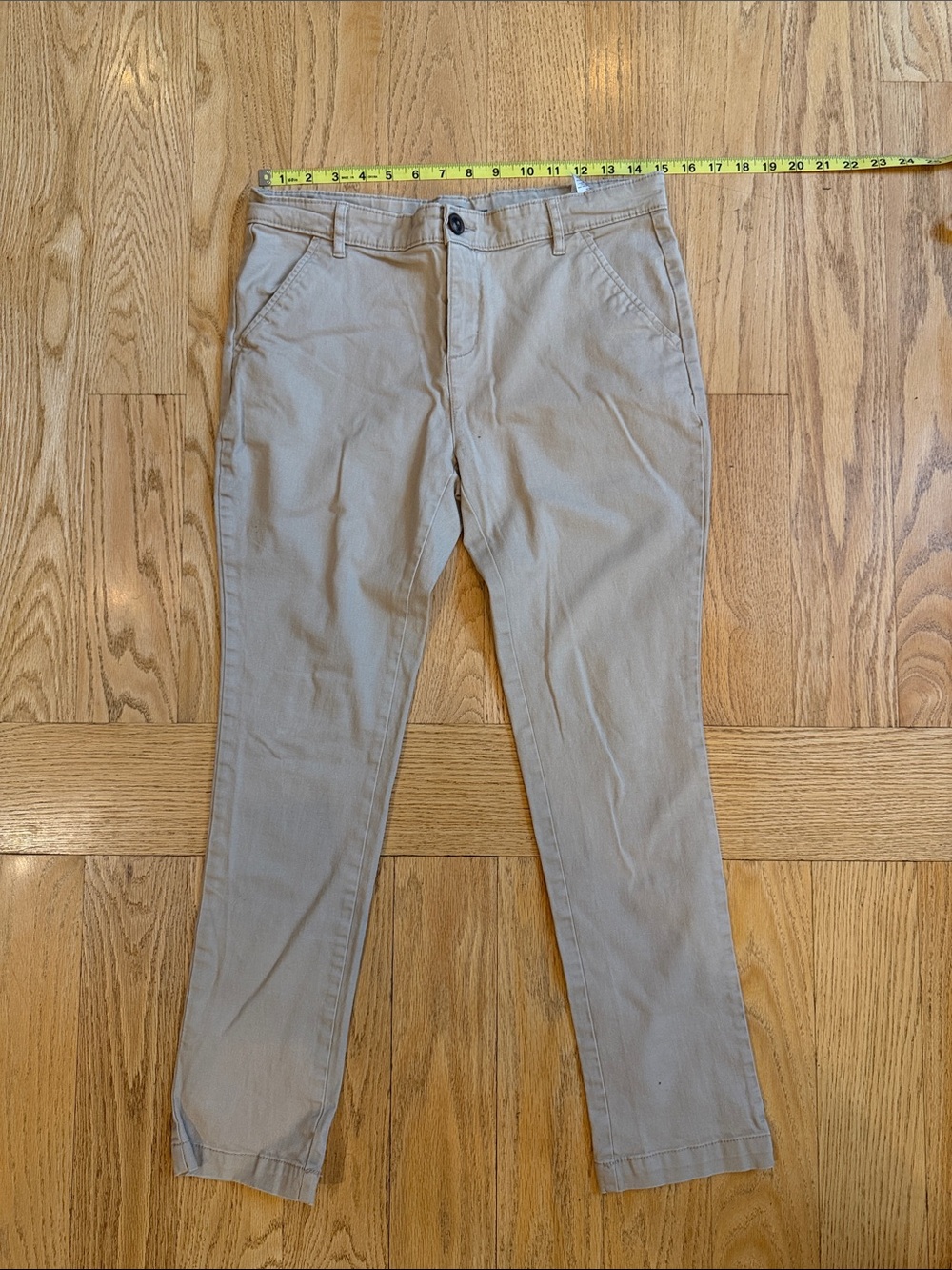 Old Navy Skinny Chinos in Khaki Beige